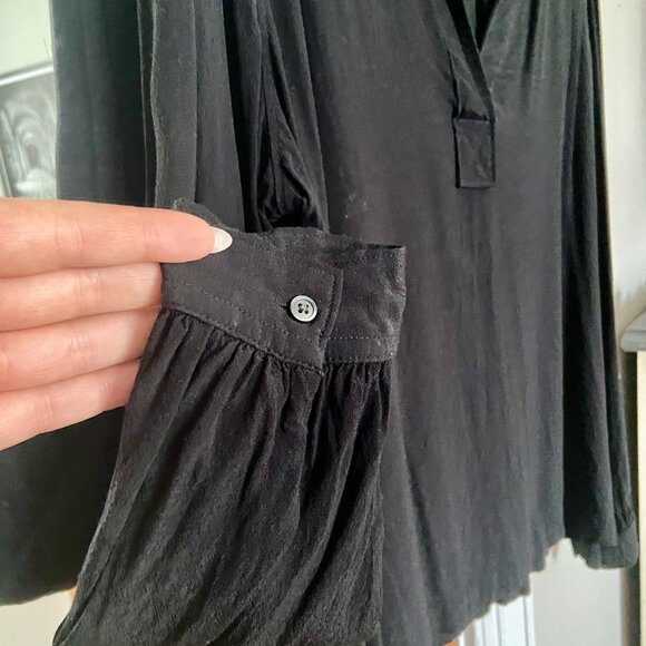 GAP Long Sleeve V-Neck Blouse in Black [XL] - Picture 3 of 5